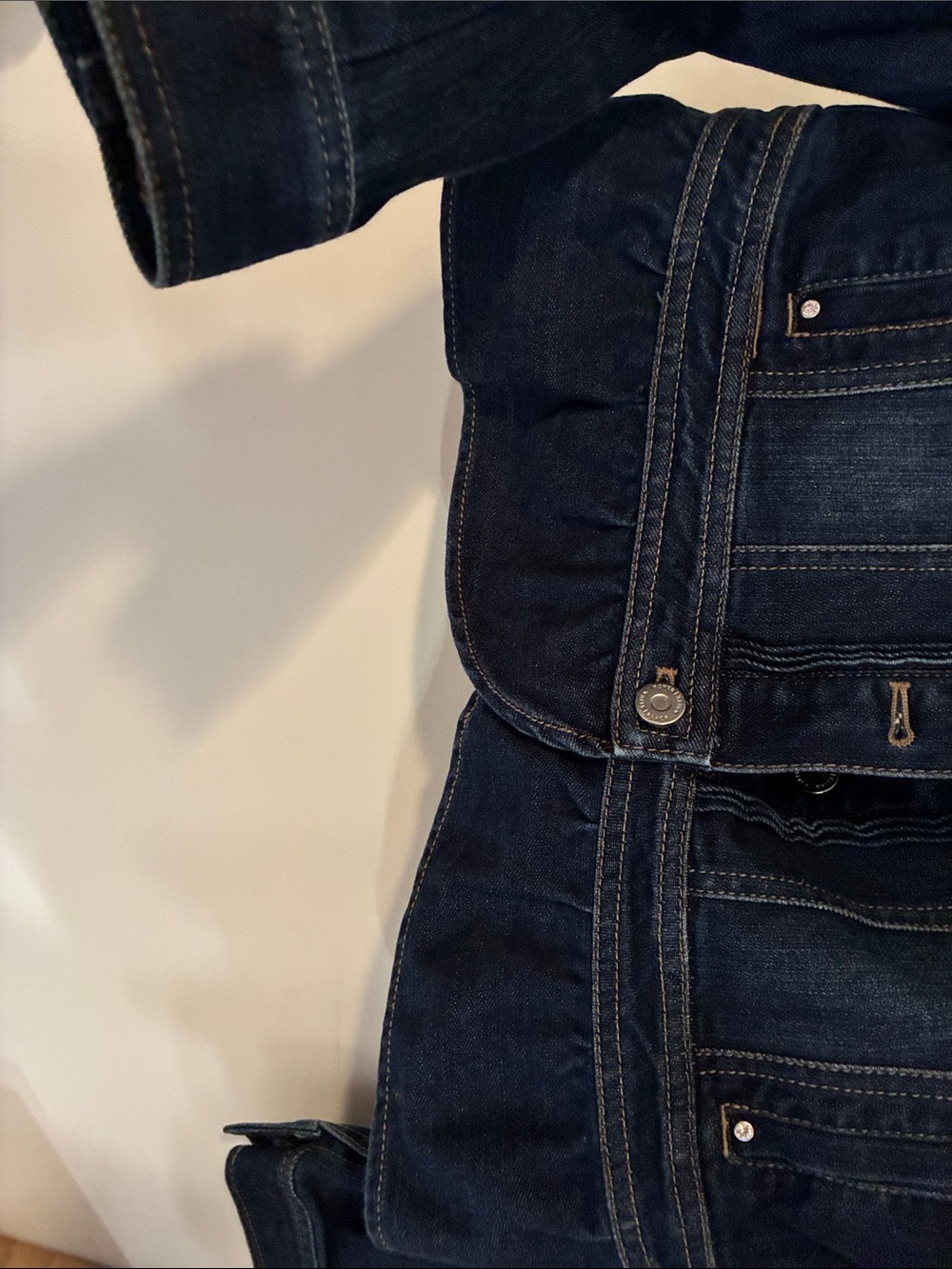 White House Black Market Dark Indigo Ruffle-Collar Denim Jacket - Picture 3 of 7